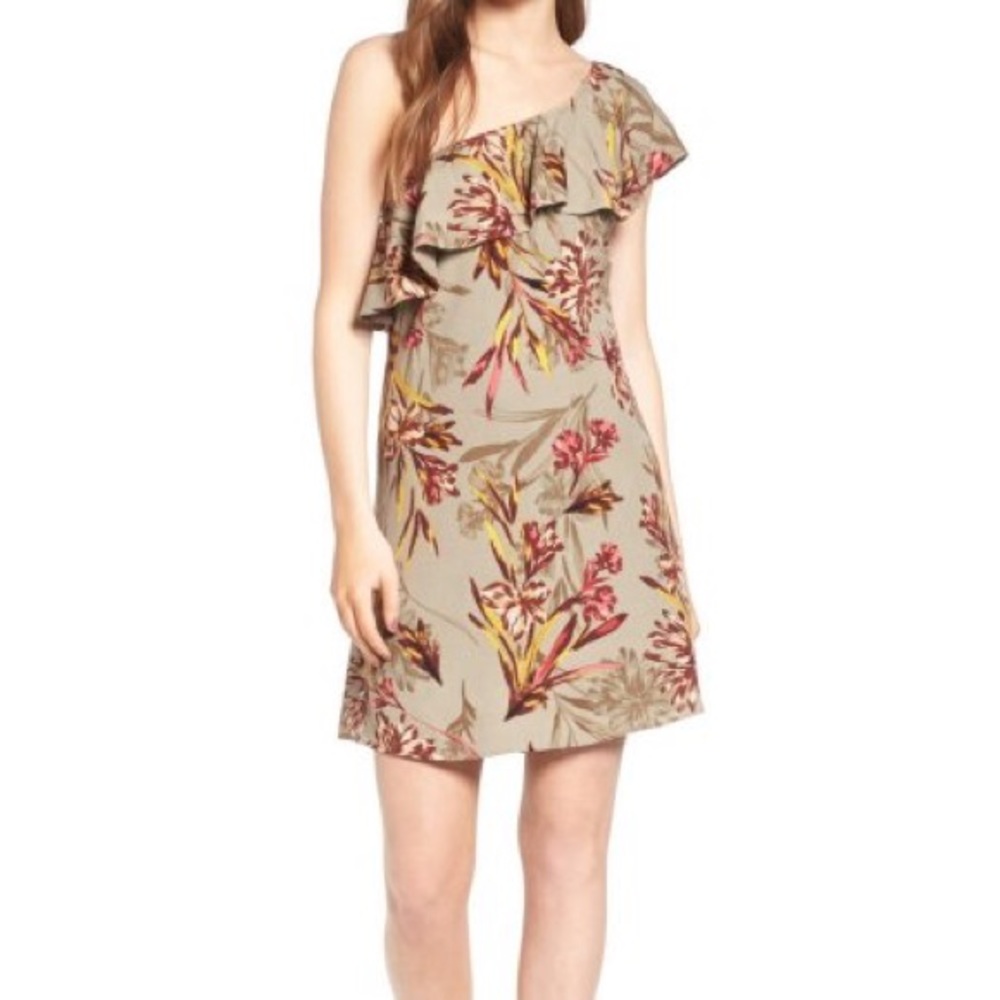 ASTR One-Shoulder Floral Sheath Dress. NWT!!